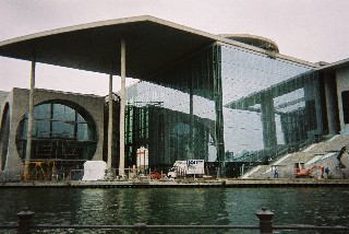 Koll Saunabau bei der Saunamontage der Koll Sauna fr den deutschen Bundestag in Berlin: Der Einbau der Sauna ist im Fitnessbereich (Keller der Bibliothek) des "Deutschen Bundestages"   auf der Baustelle in Berlin an der Spree